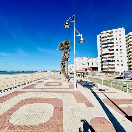 Gatu Arena " Preferente Mayores De 25 Anos Y Familias " Ел Пуерто де Санта Мария Екстериор снимка